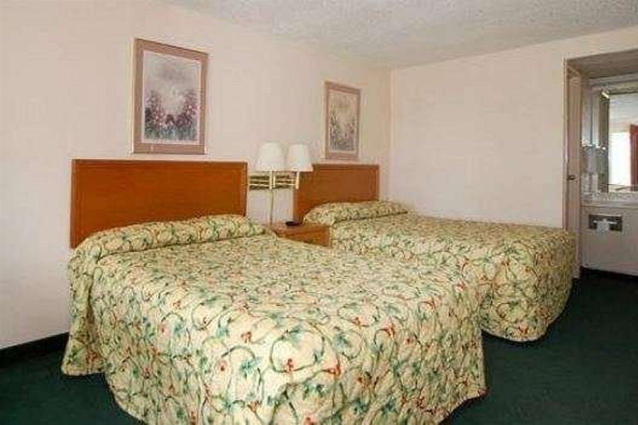 Knights Inn Elyria Luaran gambar