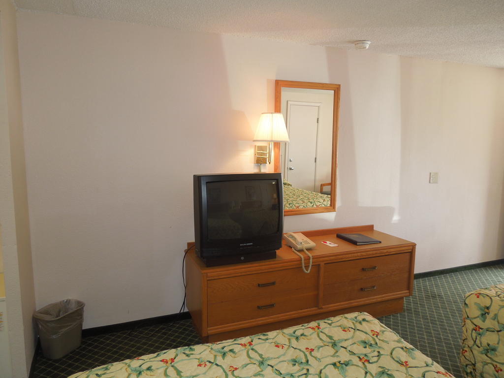 Knights Inn Elyria Bilik gambar